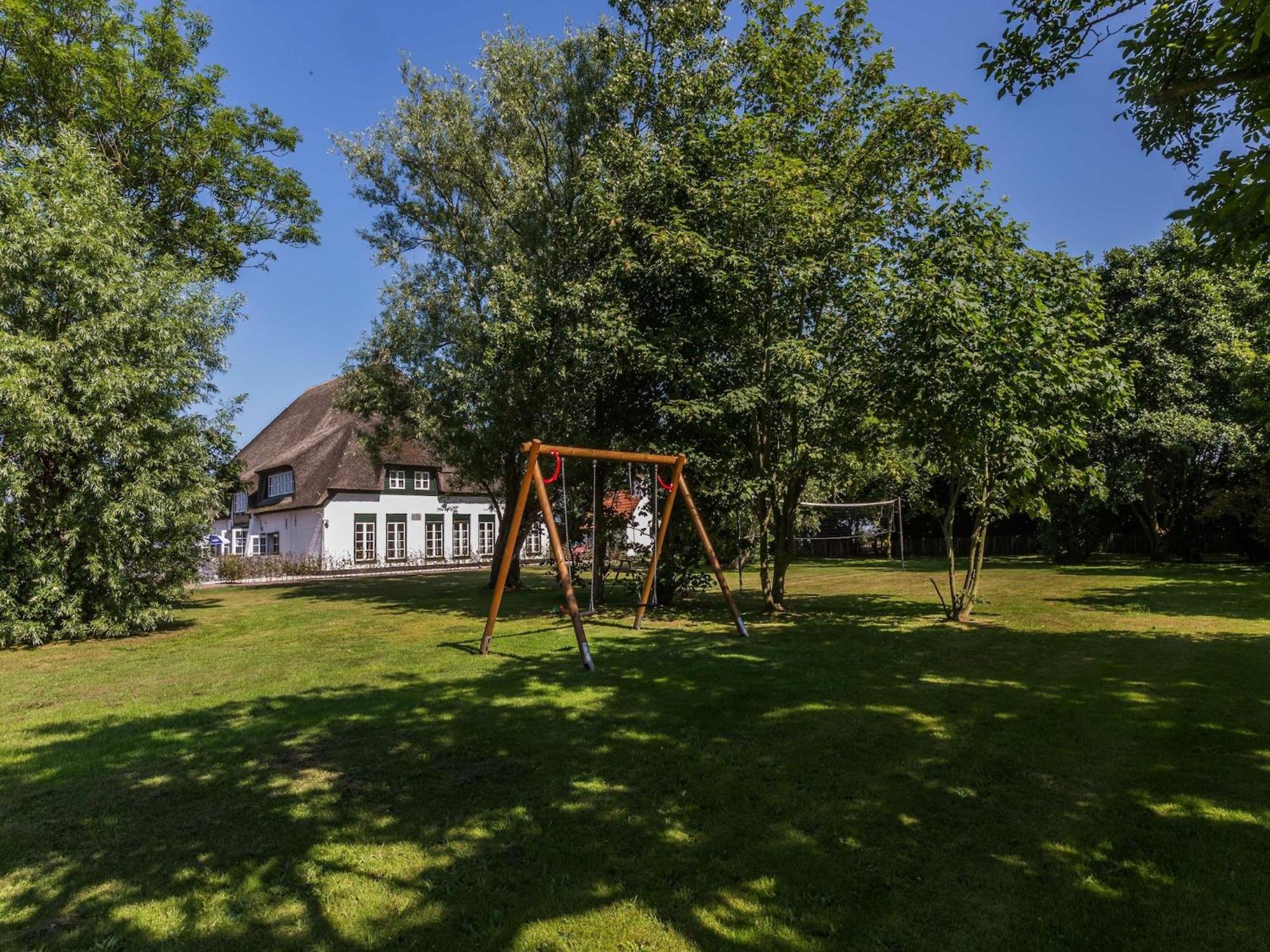 Great Farmhouse In De Cocksdorp With Garden 외부 사진